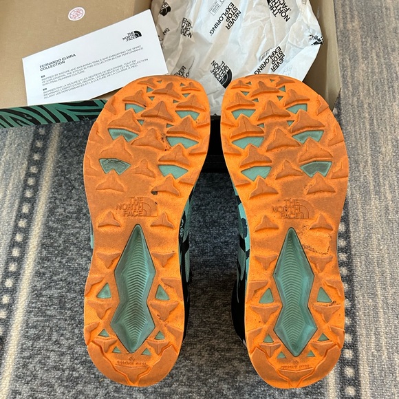 Preloved TNF Vectiv X sneakers - Picture 11 of 16